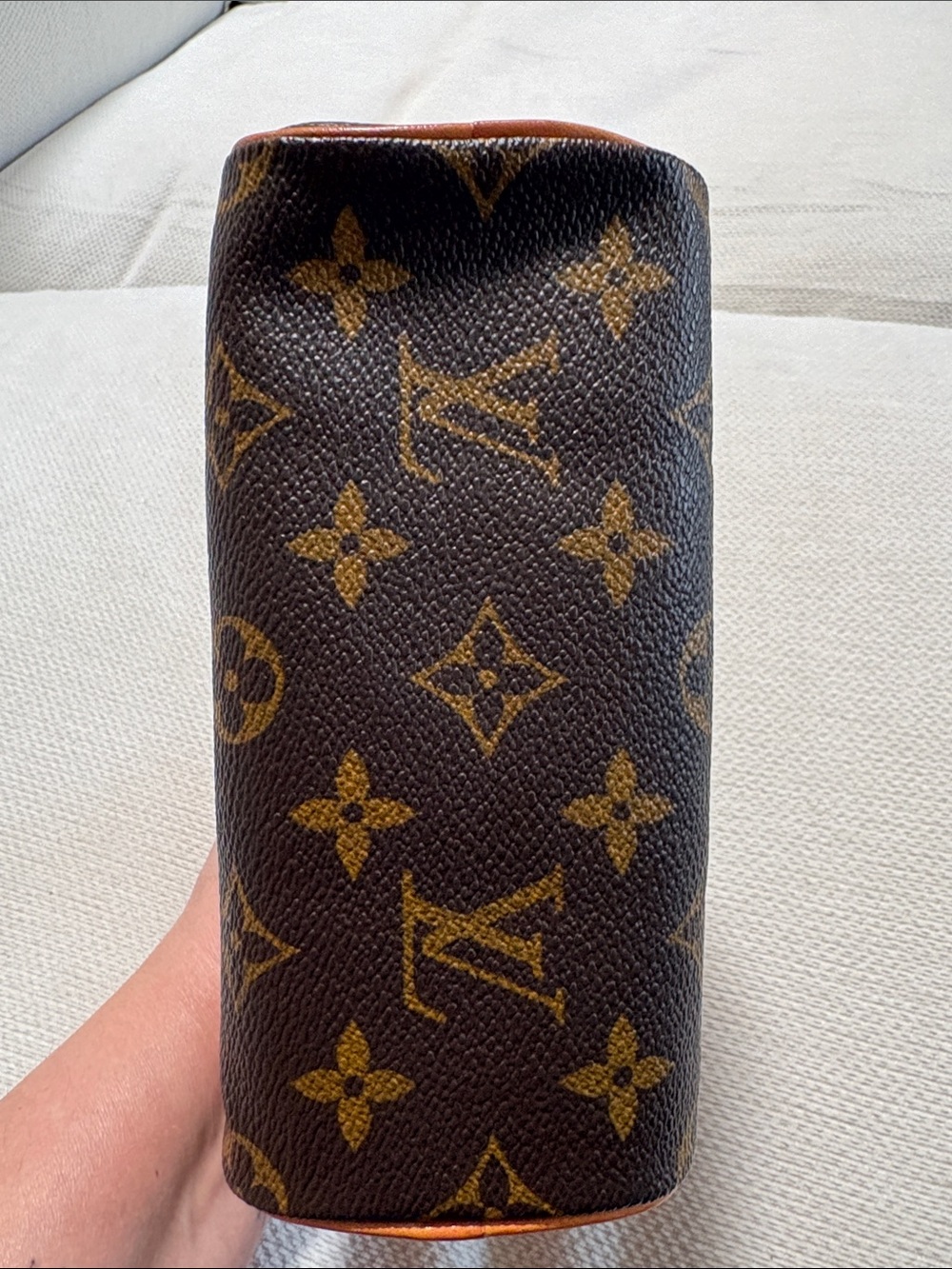 Authentic Louis Vuitton Mini Speedy
This is the mini, not the nano. 🤗
No strap - Picture 5 of 13